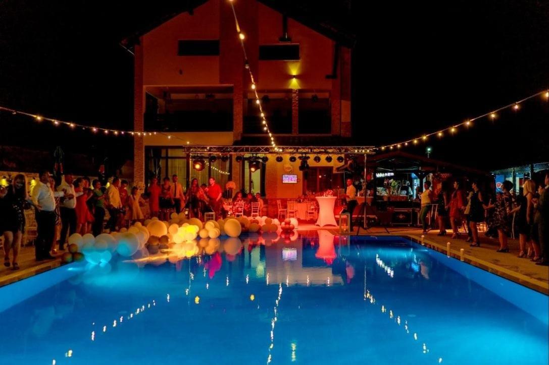 Pensiunea Luminita Târgu Jiu Exteriör bild