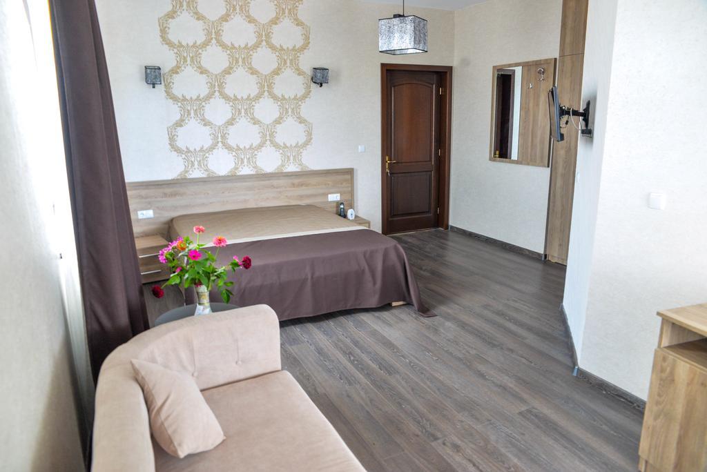 Pensiunea Luminita Târgu Jiu Exteriör bild