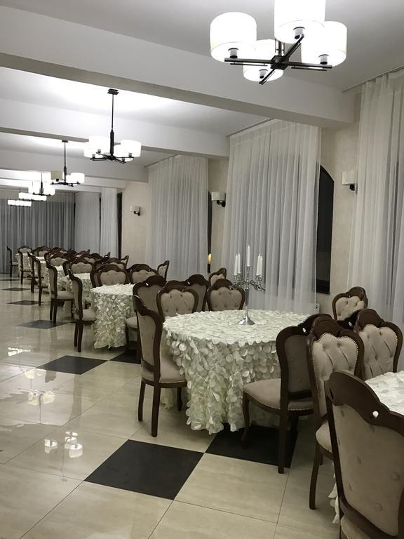 Pensiunea Luminita Târgu Jiu Exteriör bild