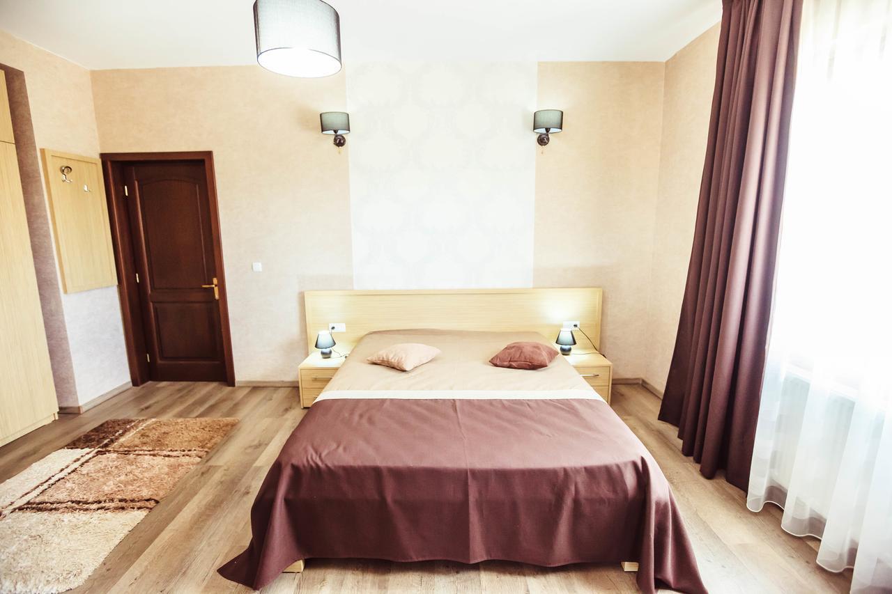 Pensiunea Luminita Târgu Jiu Exteriör bild